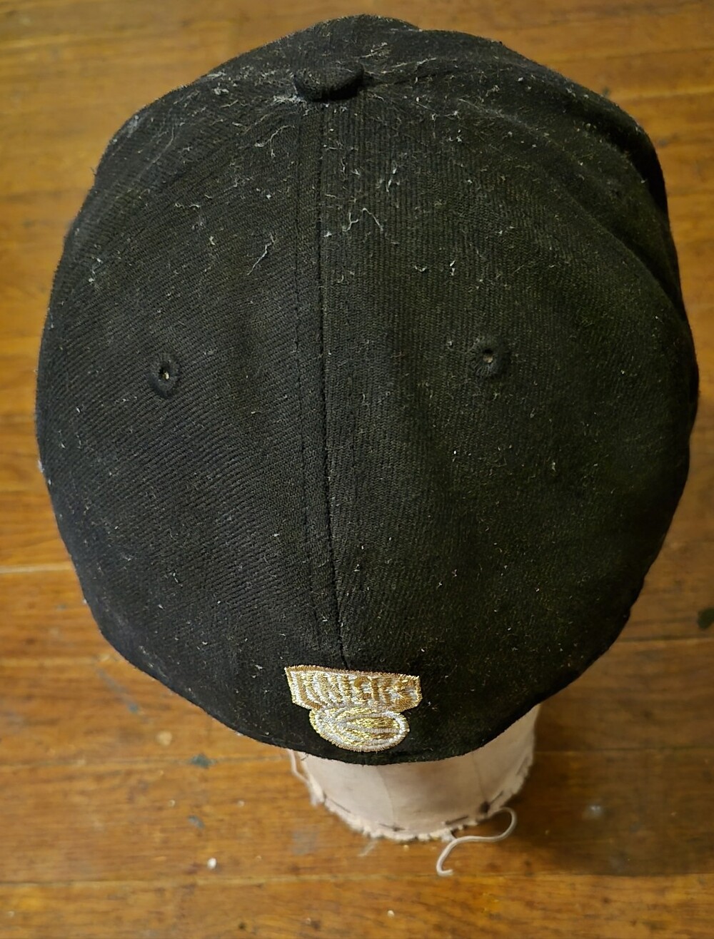 New York Knicks Black and Gold Mens           Sz 7 1/4 Fitted Hat New Era Mens - Picture 6 of 8